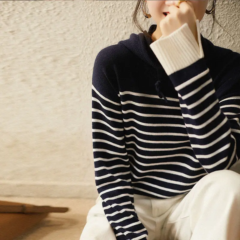 Winter Clothing Essentials For Women - سويت شيرت بغطاء للرأس فضفاض بأكمام