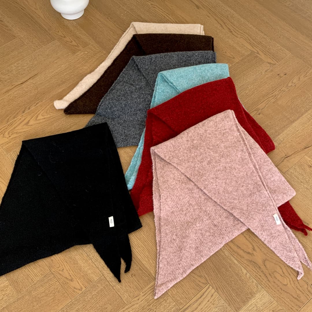 وشاح كوري مثلث الشكل جديد لعام - مراجعة Winter Clothing Korea وسعره